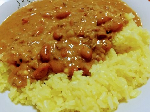 ココナッツミルクで本格的！豆カレー